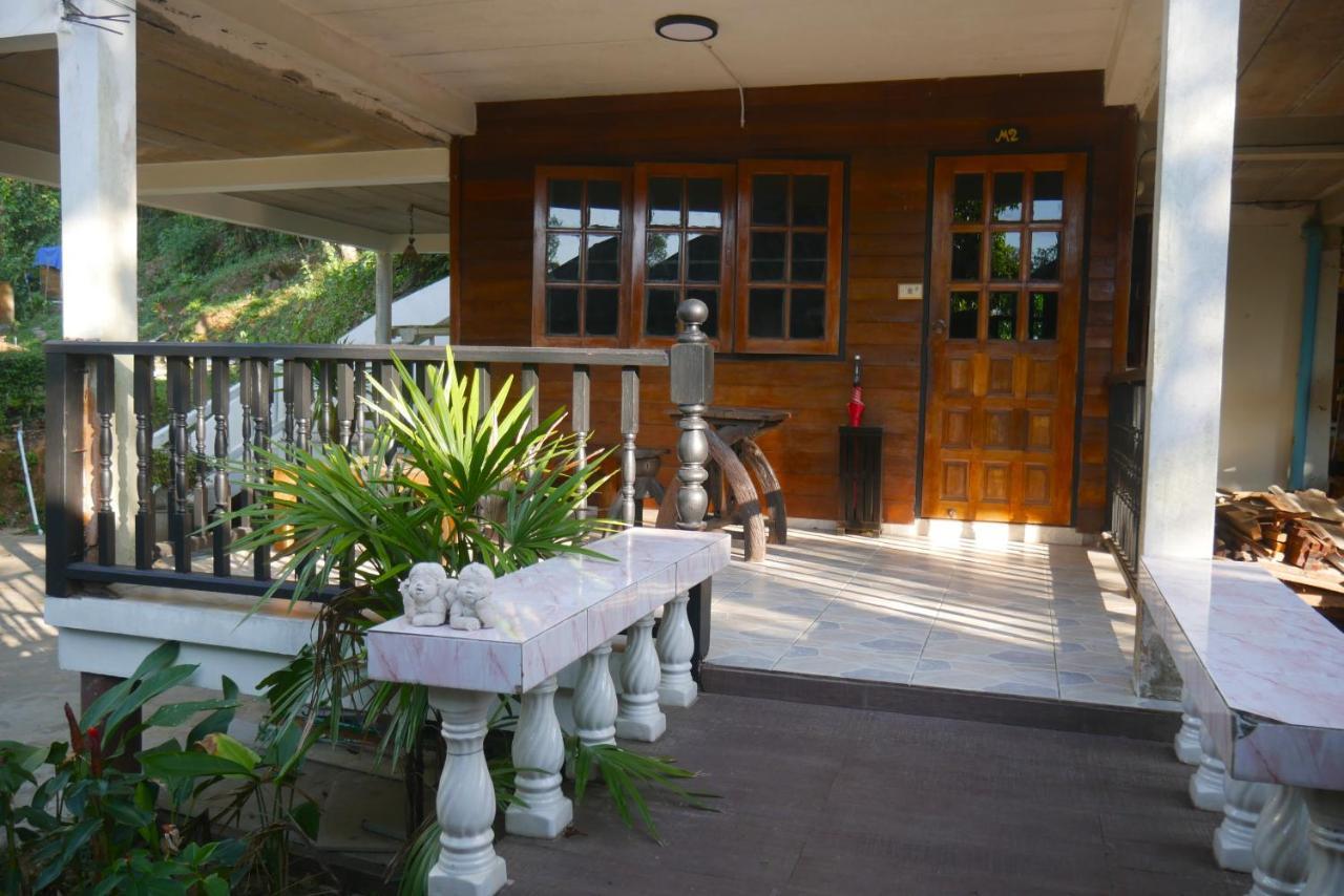 Big Elk Steak House - Homestay Trat Exterior photo